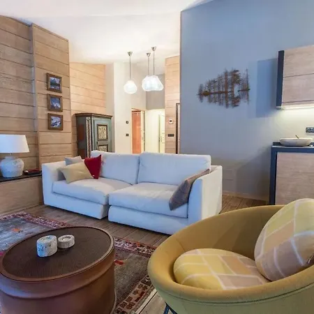 Elegant 3 Bedroom Apartment, * Chamonix